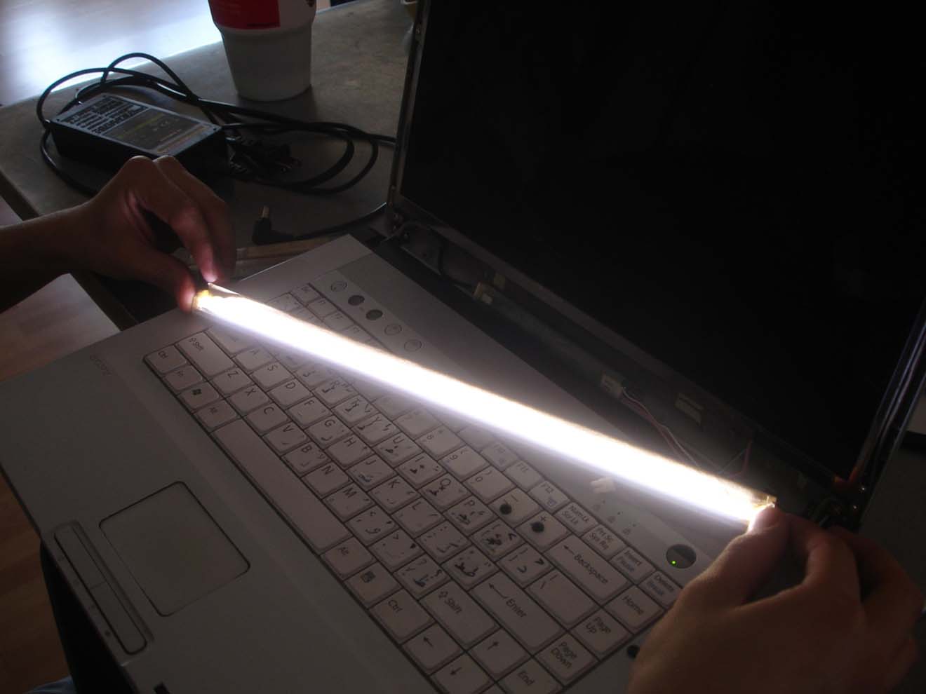 Замена и ремонт подсветки экрана ноутбука в Магнитогорске